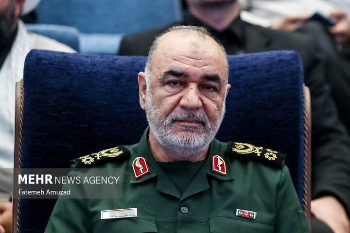 خانواده شهید سلامی: افتخاری است که به «مکتب امام خامنه‌ای» متصل بودیم