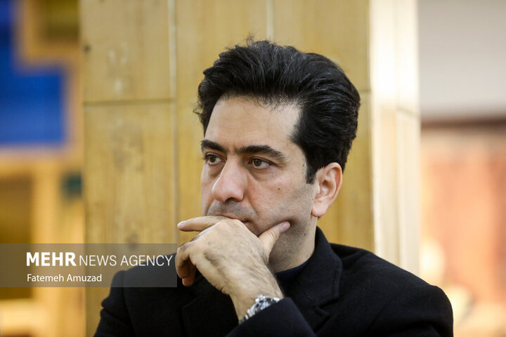 دل نوشته محمد معتمدی برای ایران؛ این صفحه از تاریخ به ما چشم دوخته است