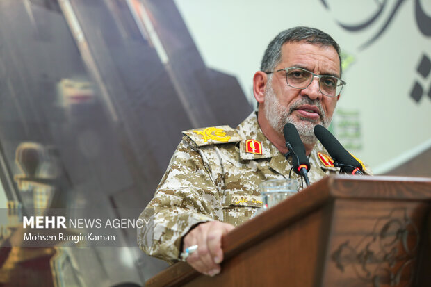 سردار نائینی: تولید موشک در جنگ هم ادامه دارد
