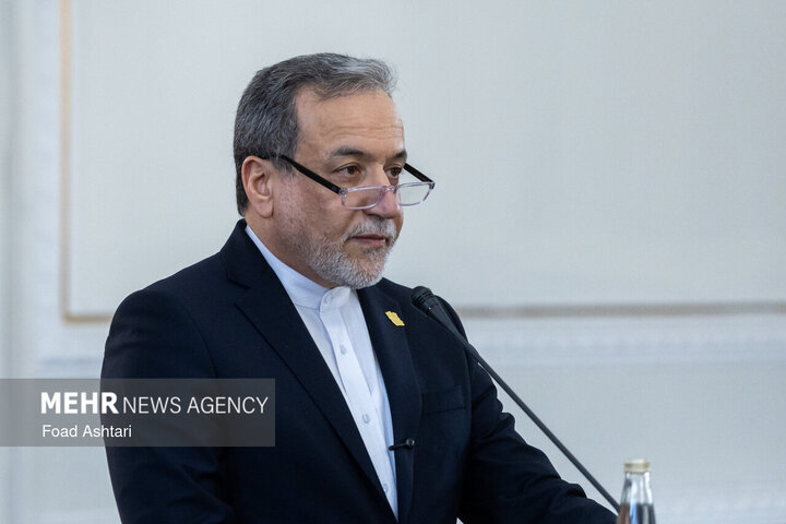 عراقچی: دونالد ترامپ میز مذاکره را بمباران کرد