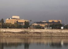 مرکز پشتیبانی دیپلماتیک در بغداد هدف قرار گرفت؛ سه تن زخمی شدند
