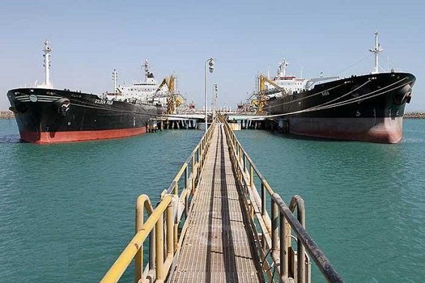نماینده بوشهر: صادرات نفت از خارک در حال انجام است