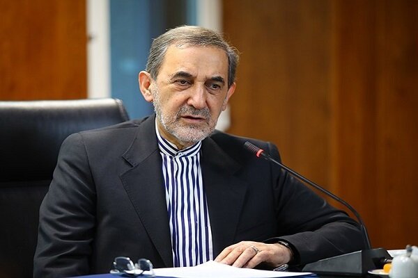 ولایتی: تجاوز زمینی به ایران، دفاع مقدس رمضان را تاریخی خواهد کرد