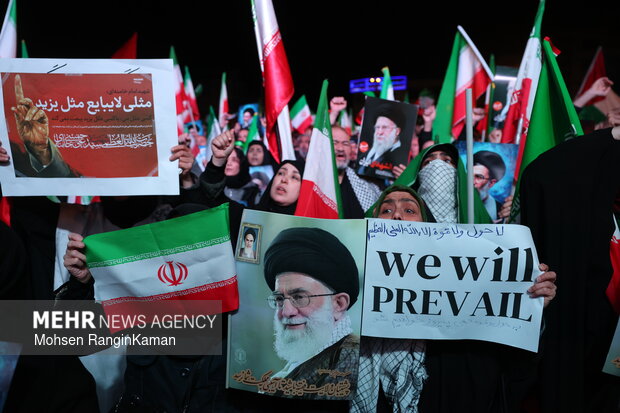 چگونه تهدیدهای ترامپ به موتور خلق حماسه و نمایش اقتدار مردمی تبدیل شد