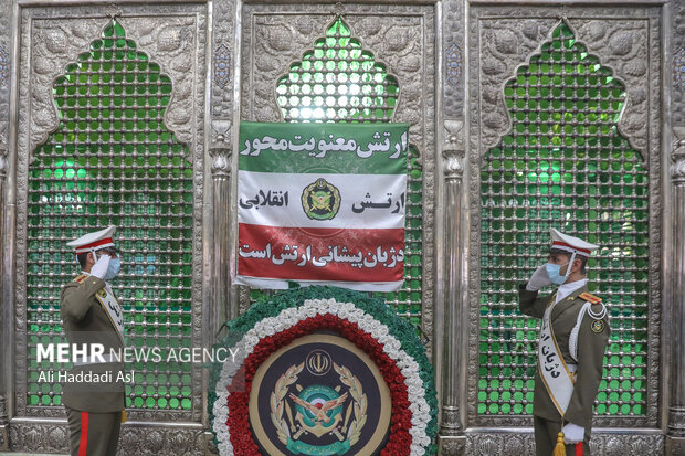 تجدیدمیثاق جمعی ازفرماندهان ارشد ارتش باآرمانهای بنیانگذار کبیر انقلاب
