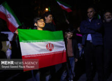 تجمع حماسی مردم همراه با یادواره شهدای جنگ رمضان در اردستان