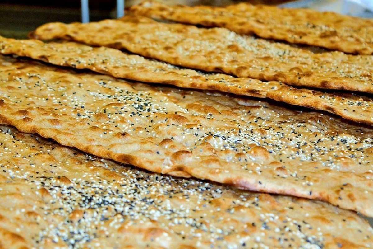 تعیین تکلیف قیمت نان‌های سنتی تا پایان خرداد/ آیا سنگک و بربری به نرخ مصوب بازمی‌گردند؟