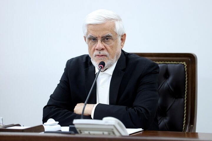 عارف: امنیت تنگه هرمز بهایی دارد