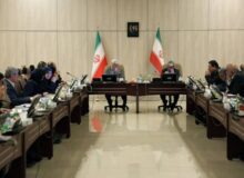 عارف: ایران دستاوردهای خود در تنگه هرمز را حفظ می‌کند