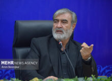 عزیزی: حالا از بازگشت وضعیت تنگه هرمز به قبل لذت ببرید