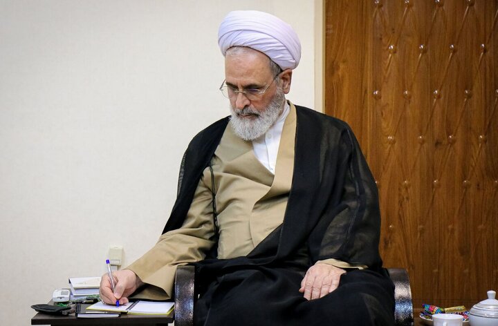 نامه آیتالله اعرافی به وزیر علوم در محکومیت حملات به زیرساختهای علمی