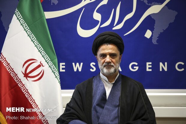 نبویان: تنگه هرمز با افسانه‌سرایی و هالیوودبازی باز نخواهد شد