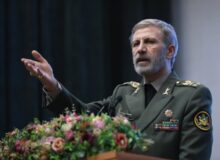 سرلشکر حاتمی: دشمن جرأت نزدیک شدن به سواحل ما را نداشت