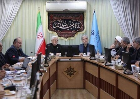 عارف: مردم اصلی‌ترین میزبانان بدرقه آقای شهید ایران هستند