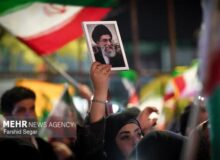 لحظه‌به‌لحظه وداع ملت با رهبر شهید انقلاب از امواج رادیو قرآن
