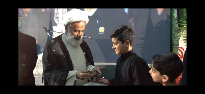 نامهای به یاد پدر شهید؛ اهدای انگشتر به فرزند شهید سید مصطفی میرغفاری نامهای به یاد پدر شهید؛ اهدای انگشتر به فرزند شهید سید مصطفی میرغفاری