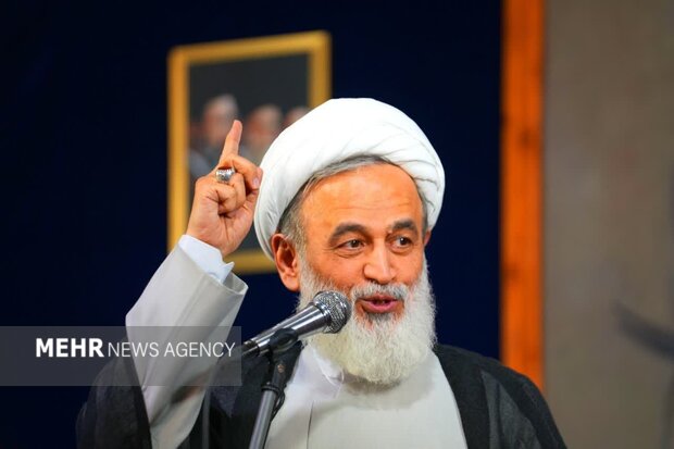«نبرد آخرالزمانی» میان ملت ایران و تمام رأس کفر جهانی در جریان است