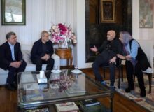 پزشکیان با یکی از مفاخر علوم پزشکی کشور دیدار کرد
