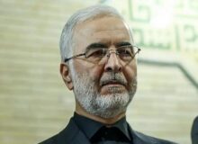 ادای احترام مومنی به شهدا و بنیانگذاران پاکستان