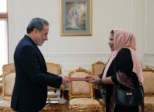 تسلیم رونوشت استوارنامه سفیر جدید سریلانکا به عراقچی