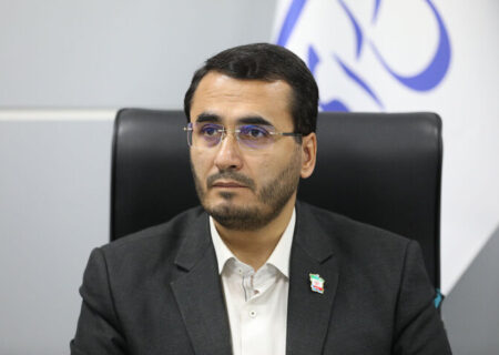 متفکرآزاد: تنگه هرمز از کنترل ایران خارج نخواهد شد