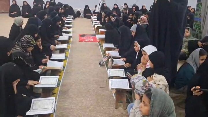 محفل انس با قرآن کریم به یاد رهبر شهید در روستای «شهنیا» برگزار شد محفل انس با قرآن کریم به یاد رهبر شهید در روستای «شهنیا» برگزار شد