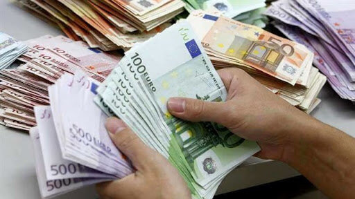 مهلت رفع تعهد ارزی سال ۱۴۰۴ تا پایان آذر ۱۴۰۵ تمدید شد