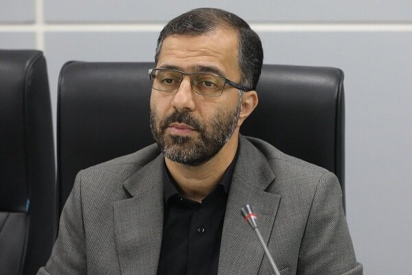 گودرزی: دولت فعلاً از اصلاح قیمت بنزین صرفنظر کرد