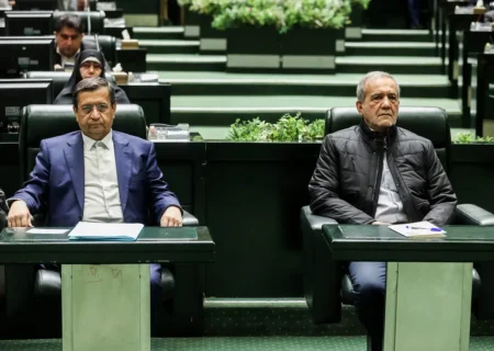 اظهارات جنجالی همتی درباره دلار/ دلار ۱۶ درصد گران شده؛ این افزایش طبیعی است!