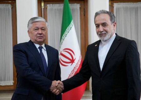 دیدار معاون وزیر امور خارجه ازبکستان با عراقچی