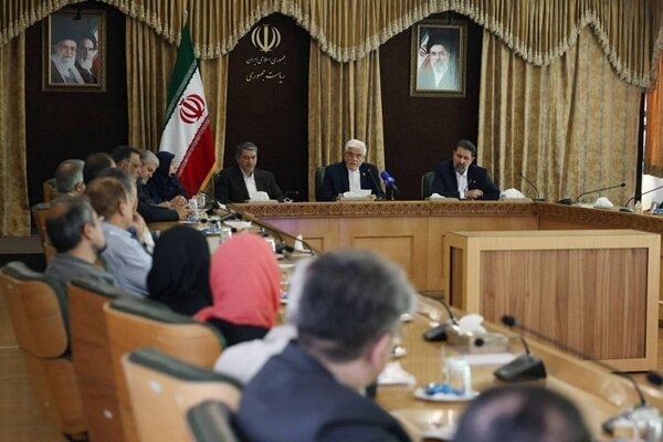 عارف: دشمن پس از شکست نظامی بهدنبال فروپاشی اجتماعی است