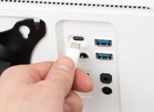 علامت D کنار پورت USB چه کاربردی دارد؟