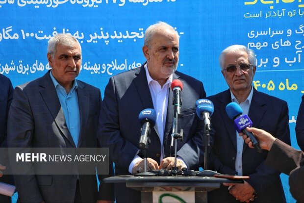 علیآبادی: مردم در توسعه نیروگاههای خورشیدی مشارکت کنند