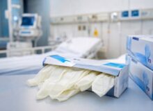 هشدار تولیدکنندگان: واردات دستکش پزشکی، تولید داخل را زمین‌گیر می‌کند