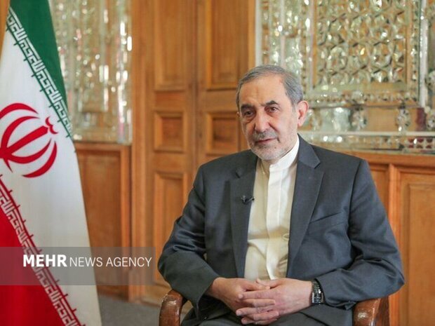 ولایتی: امروز خانواده آمریکایی هزینه قمار سردمدارانش را نقداً میدهد