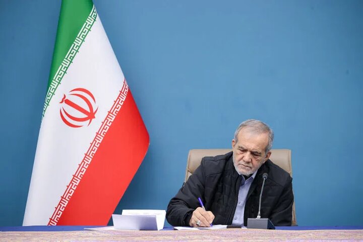 پزشکیان: آذربایجان سنگر شکست‌ناپذیر دفاع از قانون در مشروطه بود
