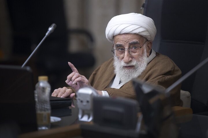 آیت‌الله جنتی: نیازمند روحیه جهادی در عرصه نبرد اقتصادی هستیم