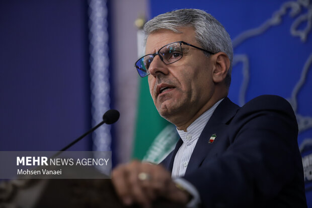 بقایی: عمق تاریخ ایران را با حیاط پشتی کودکی اشتباه نگیرید