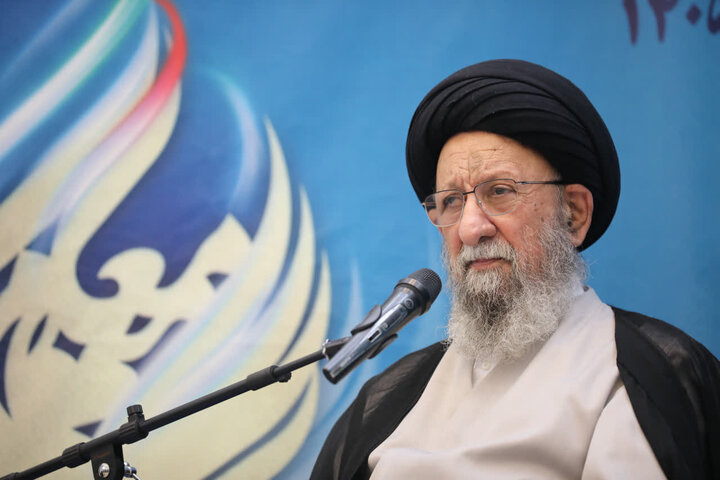 حوزه باید پیش از تحمیل مسائل جدید، پاسخ فقهی آن‌ها را آماده کند