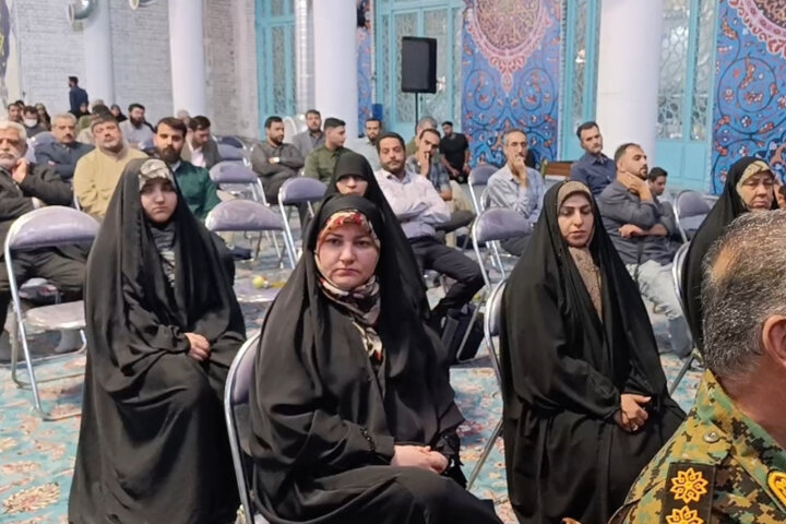 خادمان تجمعات مردمی کرج تجلیل شدند خادمان تجمعات مردمی کرج پای کار ایران تجلیل شدند