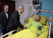 رئیس جمهور از موسوی گرمارودی عیادت کرد