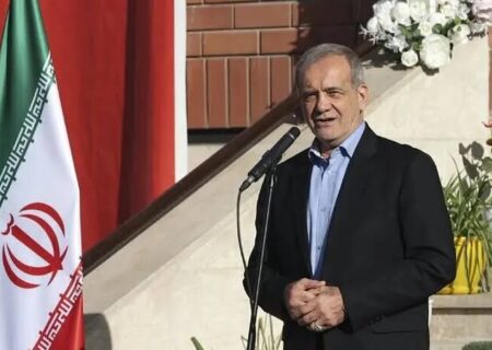 رئیس‌جمهور زنگ آغاز سال تحصیلی جدید را به صدا درآورد