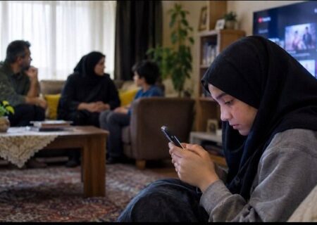 زندگی در عصر دیجیتال؛ خانواده در برابر آسیب‌های خاموش