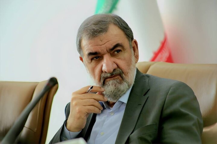 سرلشکر رضایی: آمریکاییها باید اطمینان ما را جلب کنند