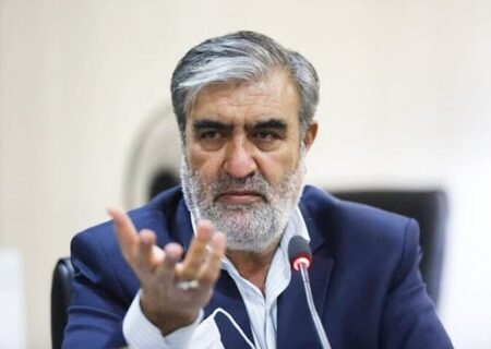 عزیزی: ناتوانی آمریکا در برابر ایران؛ دست نیروهای مسلح ما پر است