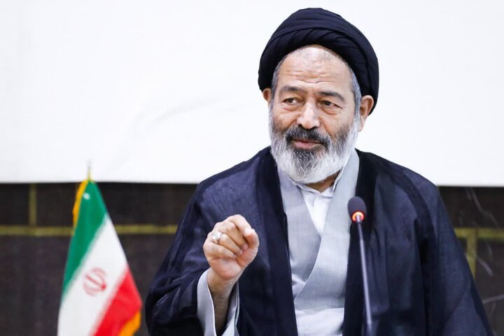 نواب: آیتالله شبیری زنجانی بر پیوند علم و معنویت تأکید داشت