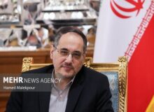  نگاهداری: منفعت جویان از جیب مردم و آبروی فداکاران انقلاب خرج می‌کنند