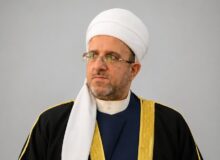 هیچ دانش‌آموزی نباید به دلیل مشکلات مالی از تحصیل محروم شود