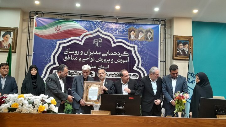 وزیر آموزش و پرورش: شایعه استعفای معلمان دروغ است؛ جنگ اصلی شناختی است