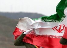 پرچم جمهوری اسلامی ایران در دانشگاه‌های کشور به اهتزاز درآمد